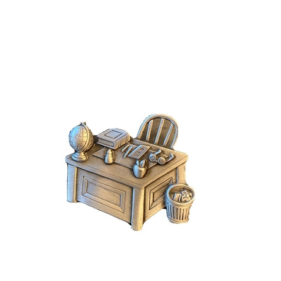 CJW Jewelry - Vintage Pewter Teachers Desk Pin Brooch With Globe Books & Accessories‎ By CJW
